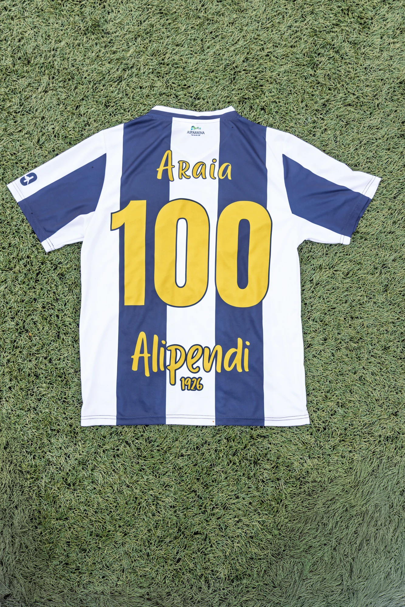 Ropa & Merch 2